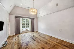 601 Lindenwood Dr, Houston, TX 77024 - Photo 17