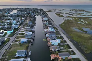 4729 Jolly Roger Rd, Jamaica Beach, TX 77554 - Photo 45