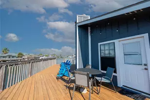 4729 Jolly Roger Rd, Jamaica Beach, TX 77554 - Photo 11