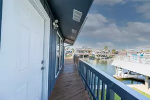 4729 Jolly Roger Rd, Jamaica Beach, TX 77554 - Photo 9