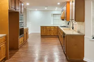 203 Old Angleton Rd, Lake Jackson, TX 77566 - Photo 11