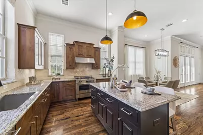 10904 Wrenwood Manor, Houston, TX 77043 - Photo 13