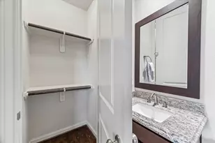 10904 Wrenwood Manor, Houston, TX 77043 - Photo 29