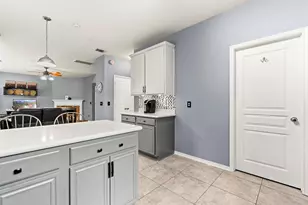 166 S Holly Laurel Cir, The Woodlands, TX 77382 - Photo 11