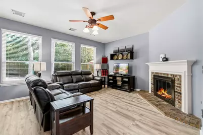 166 S Hollylaurel Circle, The Woodlands, TX 77382 - Photo 5