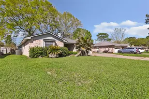 110 John St, Liberty, TX 77575 - Photo 3