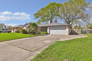 110 John St, Liberty, TX 77575 - Photo 1