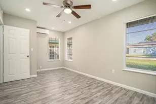 2701 3rd Ave N, Texas City, TX 77590 - Photo 21