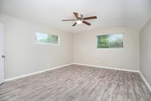 2701 3rd Ave N, Texas City, TX 77590 - Photo 13