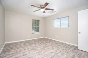 2701 3rd Ave N, Texas City, TX 77590 - Photo 11
