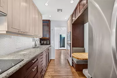 3621 Yupon Street, Houston, TX 77006 - Photo 11