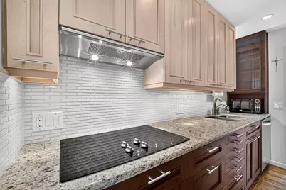 3621 Yupon Street, Houston, TX 77006 - Photo 9