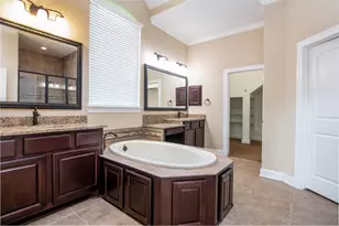 34 Canoe Bend Ct, The Woodlands, TX 77389 - Photo 25
