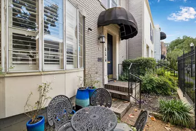 7507 Del Monte Drive, Houston, TX 77063 - Photo 11