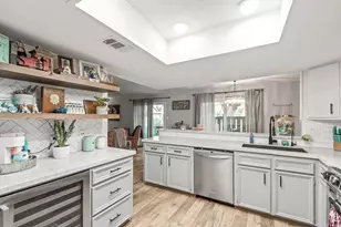 5005 Georgi Ln, Houston, TX 77092 - Photo 7