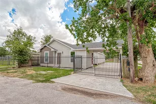 3014 Delia St, Houston, TX 77026 - Photo 3