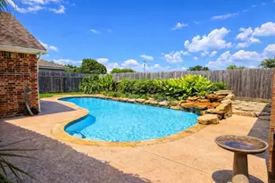 410 Scarlet Sage Dr, League City, TX 77573 - Photo 3