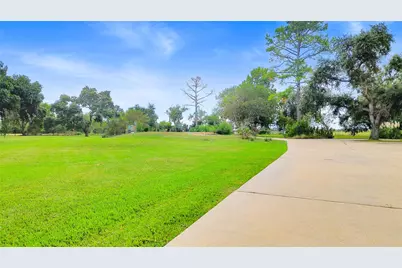 4003 Country Trails Street, Alvin, TX 77511 - Photo 5