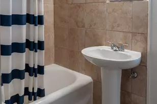 405 W Clay St, Houston, TX 77019 - Photo 17