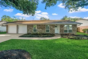 1616 Alta Vista Dr, Alvin, TX 77511 - Photo 1