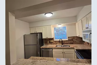 856 Wax Myrtle Lane, Houston, TX 77079 - Photo 9