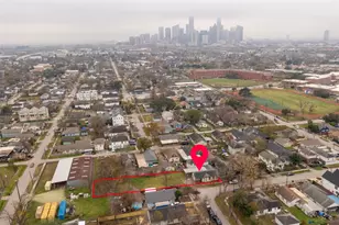 1302 Ryon St, Houston, TX 77009 - Photo 3