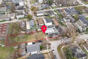 1302 Ryon St, Houston, TX 77009 - Photo 1