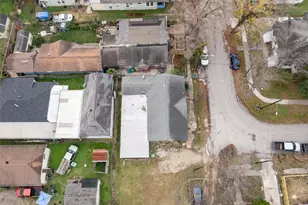 1302 Ryon St, Houston, TX 77009 - Photo 7