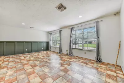 258 N Shanks Street, Clute, TX 77531 - Photo 7