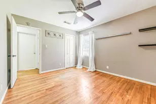 258 N Shanks St, Clute, TX 77531 - Photo 15