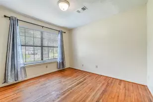 258 N Shanks St, Clute, TX 77531 - Photo 21