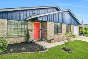 258 N Shanks St, Clute, TX 77531 - Photo 3