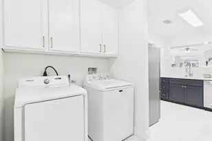 7836 Bateman Ln, Houston, TX 77088 - Photo 17