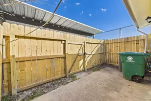 7836 Bateman Ln, Houston, TX 77088 - Photo 37