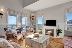 986 Peachtree, Gilchrist, TX 77617 - Photo 11