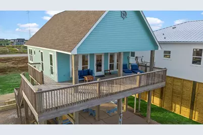 986 Peachtree, Gilchrist, TX 77617 - Photo 5