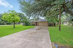339 N Missouri St, Orchard, TX 77485 - Photo 5