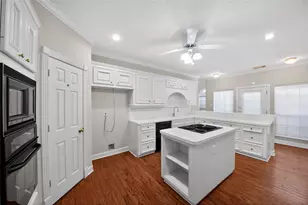 4627 Cashel Spring Dr, Houston, TX 77069 - Photo 11