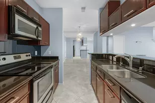 9800 Pagewood Ln, Houston, TX 77042 - Photo 5