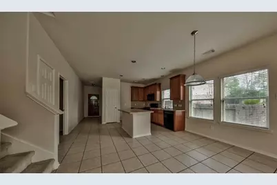 18 Milepost Court, The Woodlands, TX 77382 - Photo 3