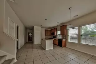 18 Milepost Ct, The Woodlands, TX 77382 - Photo 3