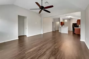 2015 Upland Plover Ct, Rosenberg, TX 77471 - Photo 3