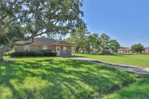 4002 Ave N 1/2, Santa Fe, TX 77510 - Photo 3