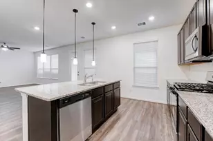 7211 Bakersfield Ct, Rosharon, TX 77583 - Photo 3