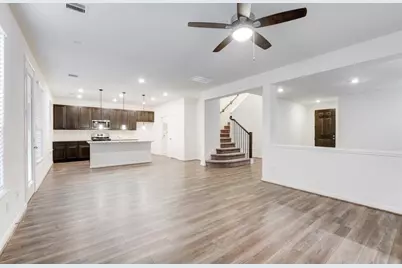 7211 Bakersfield Court, Rosharon, TX 77583 - Photo 11