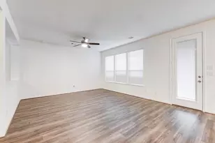 7211 Bakersfield Ct, Rosharon, TX 77583 - Photo 9