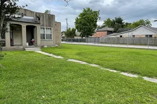 4002 Beggs St, Houston, TX 77009 - Photo 3