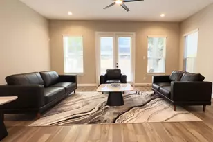 4309 B Dickson Street St, Houston, TX 77007 - Photo 3