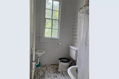 213 W Abbey Street, Livingston, TX 77351 - Photo 17