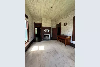 213 W Abbey Street, Livingston, TX 77351 - Photo 3
